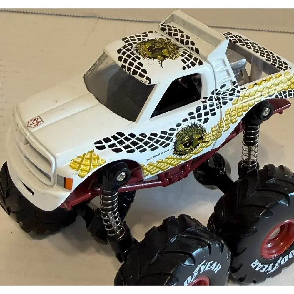 2001 SPIN MASTER METAL MAXX MEGA SHOCKS DODGE RAM Monster Truck FREE SHIPPING